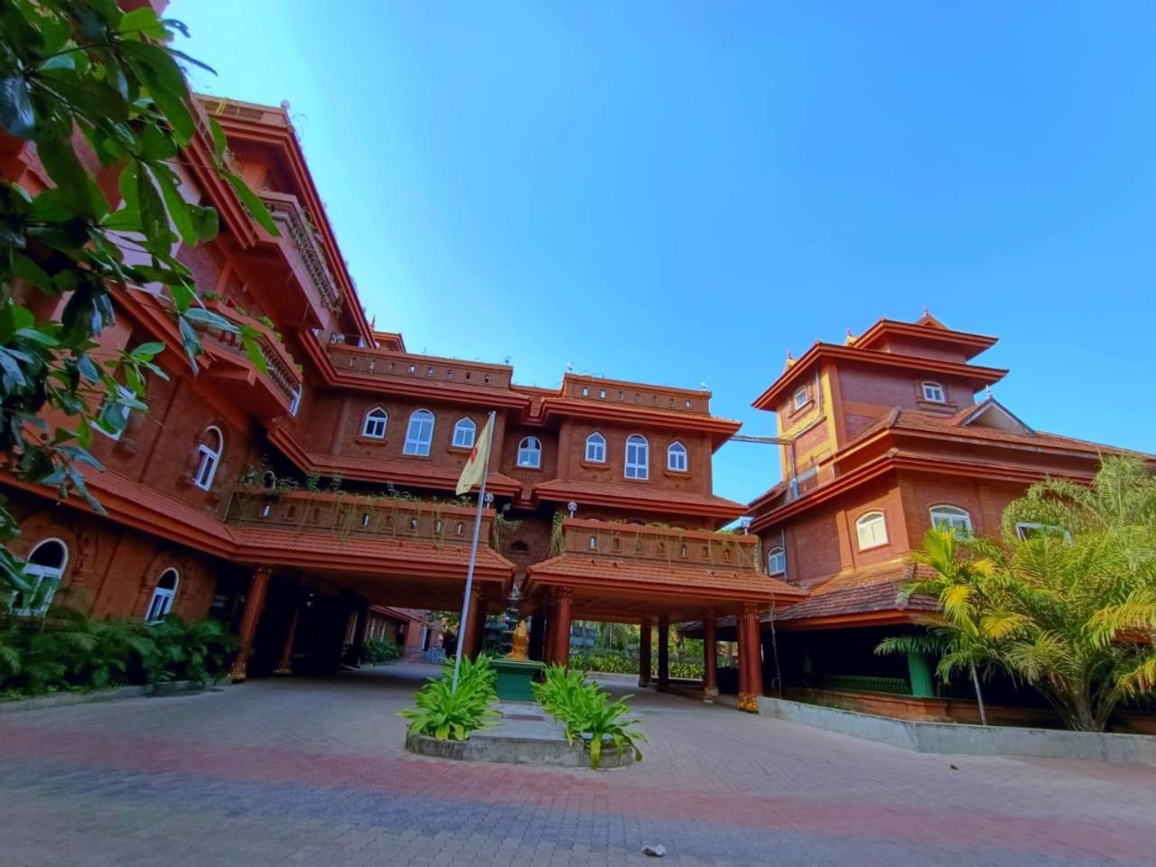 Krishna Beach Resort Kannur Bagian luar foto